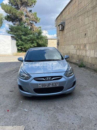 Hyundai Accent-16