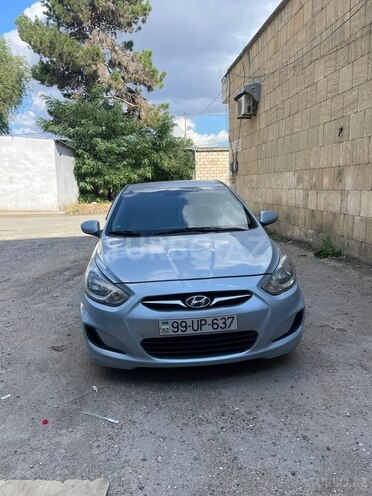 Hyundai Accent-17