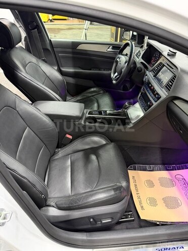 Hyundai Sonata-6