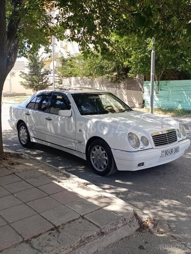 Mercedes E 280-7