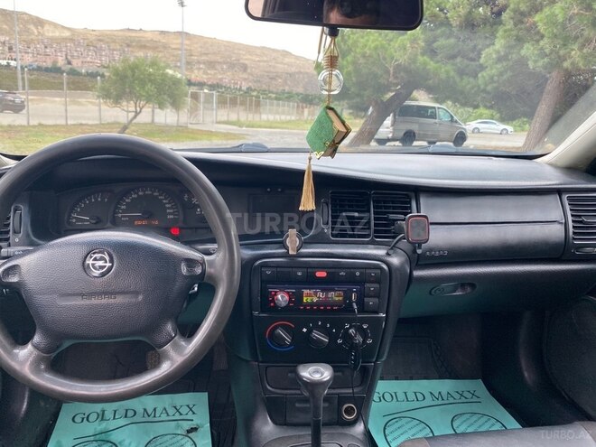 Opel Vectra-8