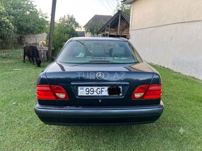 Mercedes E 200-2