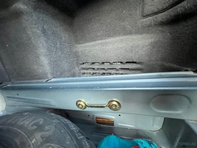 Mercedes E 200-10