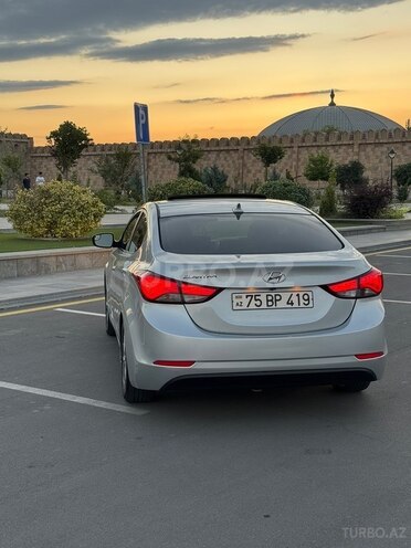 Hyundai Elantra-5