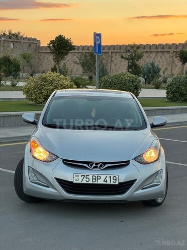 Hyundai Elantra-2