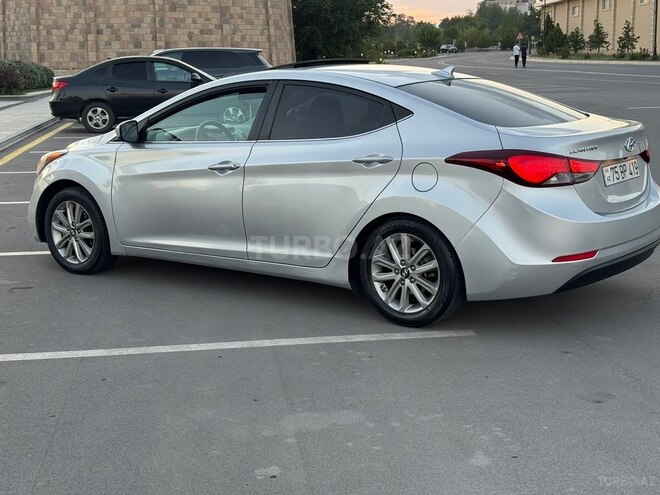 Hyundai Elantra-7