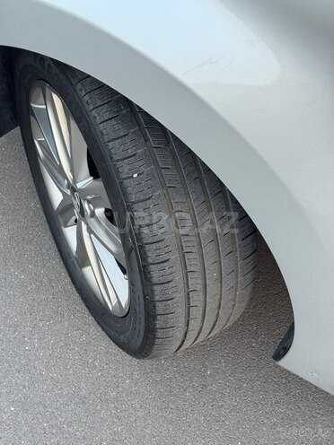 Hyundai Elantra-3
