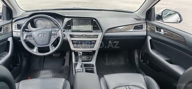Hyundai Sonata-13