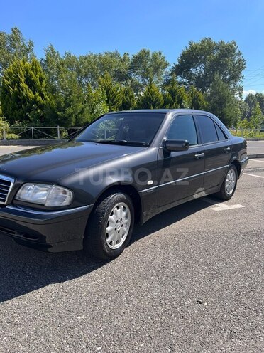 Mercedes C 200-11