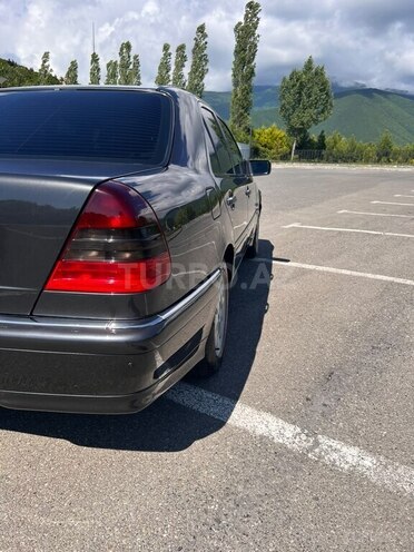 Mercedes C 200-21