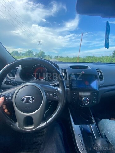 Kia Cerato-12