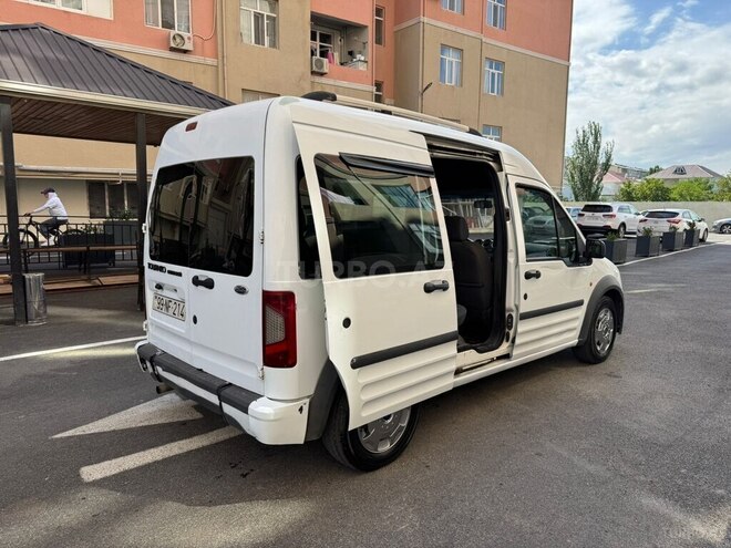Ford Tourneo Connect-2