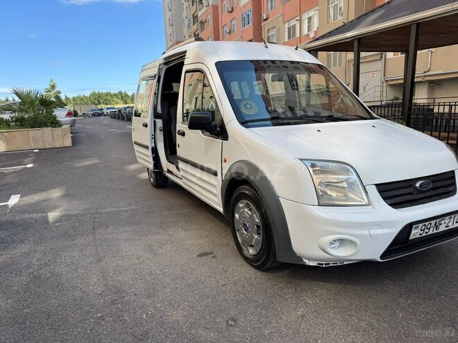 Ford Tourneo Connect-11