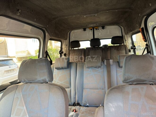Ford Tourneo Connect-10