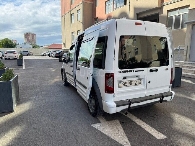 Ford Tourneo Connect-13