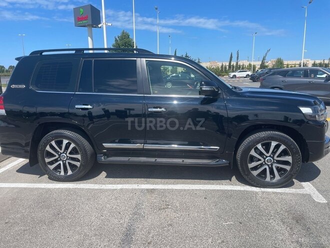Toyota Land Cruiser-5