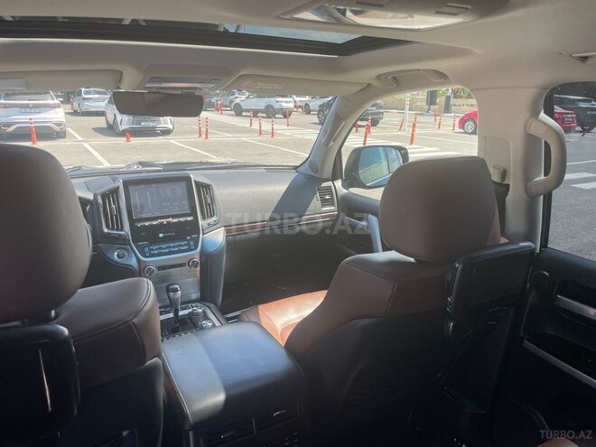 Toyota Land Cruiser-8