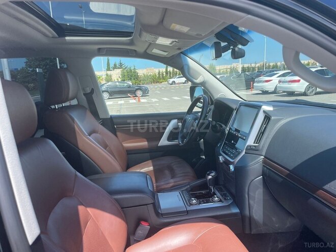 Toyota Land Cruiser-16