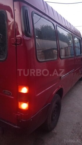 Ford Transit-12