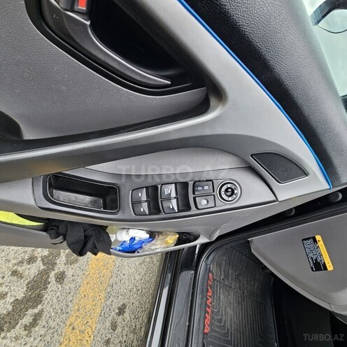 Hyundai Elantra-7