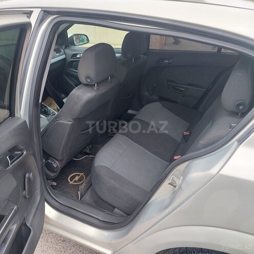 Opel Astra-11