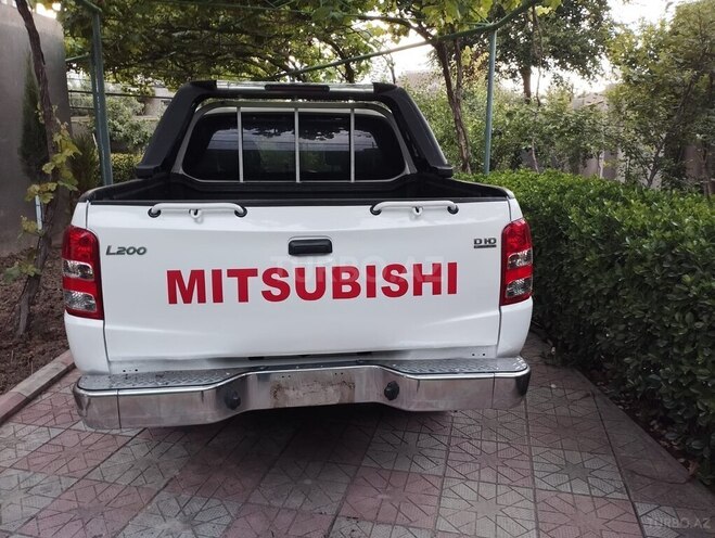 Mitsubishi L200-3