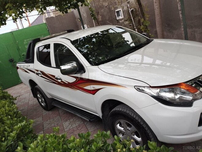 Mitsubishi L200-7