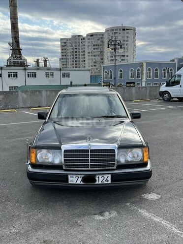 Mercedes E 220-1