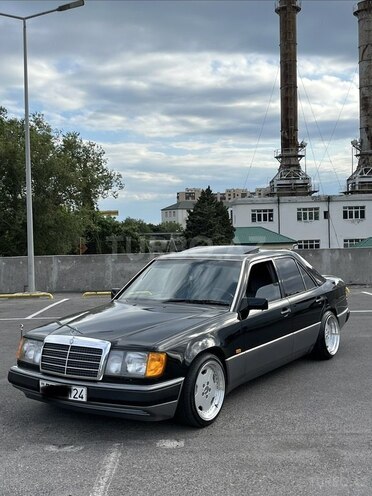 Mercedes E 220-2