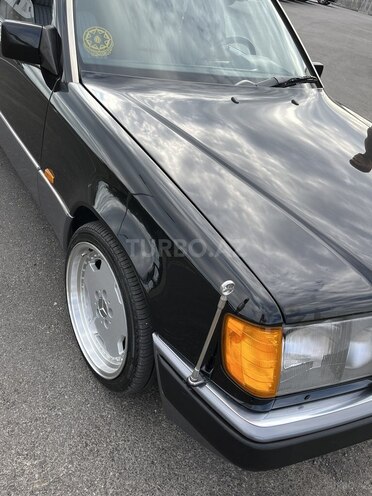 Mercedes E 220-10