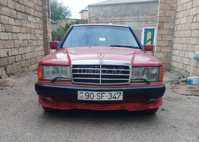 Mercedes 190-1