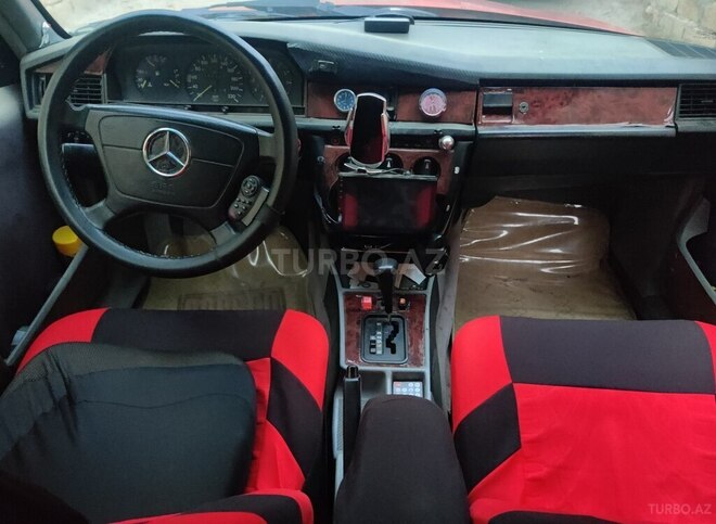 Mercedes 190-2