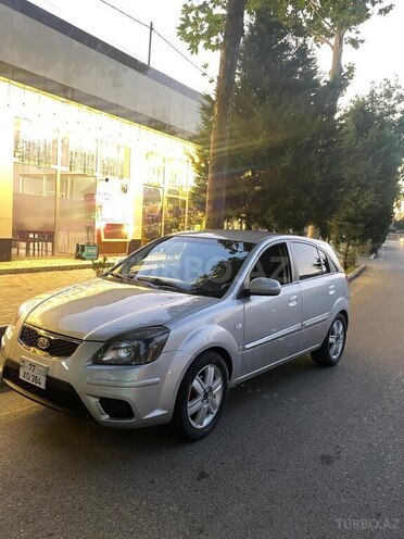 Kia Rio-5