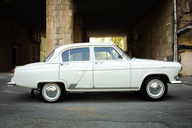 GAZ 21 "Volga"-4