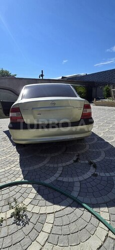 Opel Vectra-2