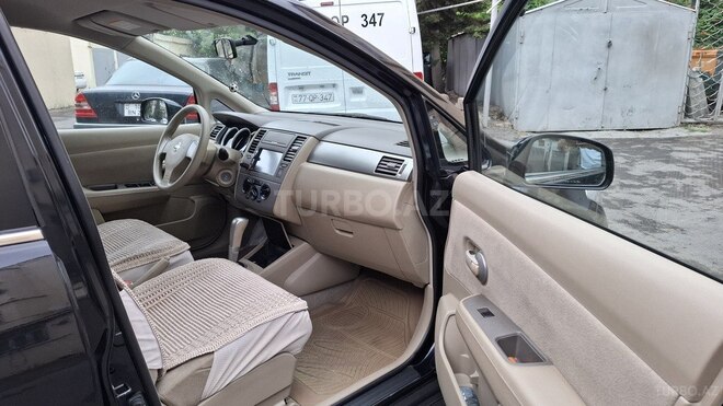 Nissan Tiida-9