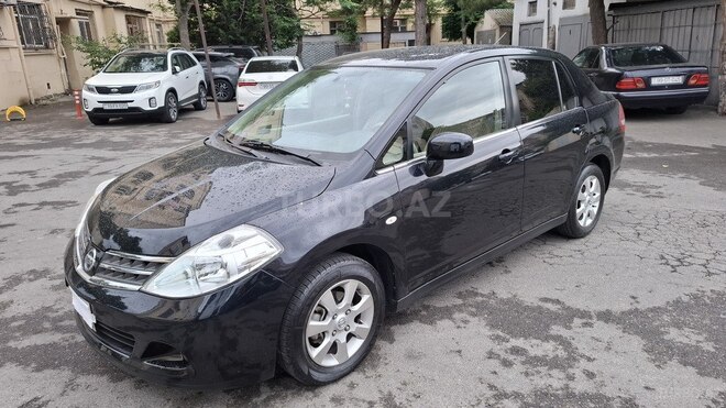 Nissan Tiida-14