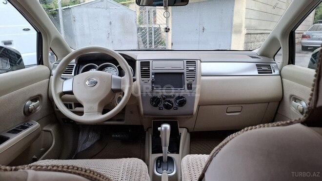 Nissan Tiida-7