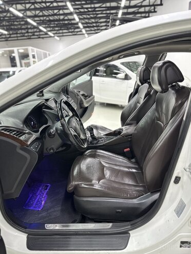 Hyundai Azera-14