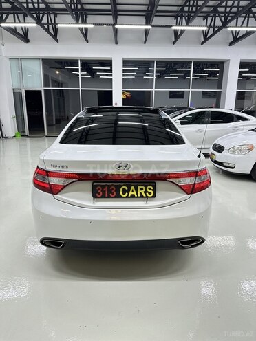 Hyundai Azera-9