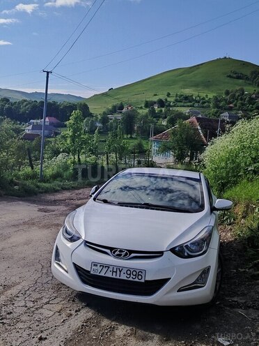 Hyundai Elantra-4