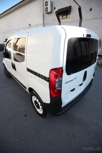 Peugeot Bipper-13