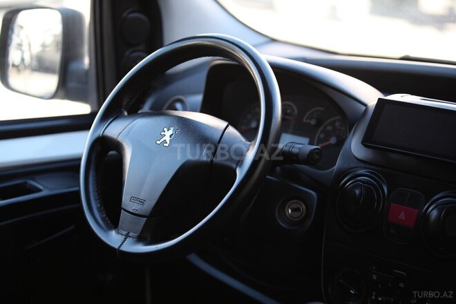 Peugeot Bipper-18