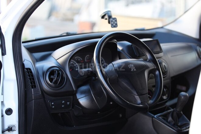 Peugeot Bipper-19