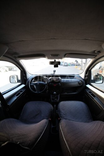 Peugeot Bipper-17