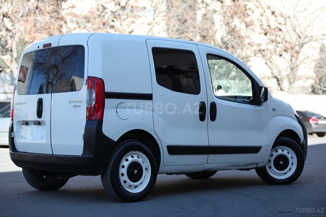 Peugeot Bipper-12