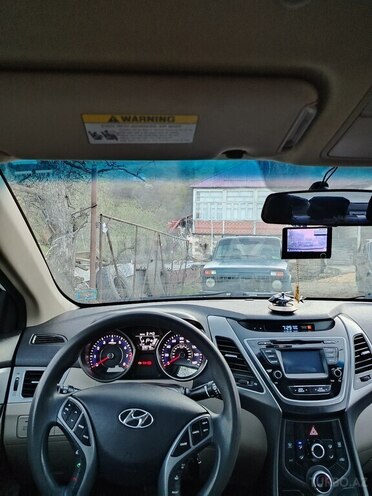 Hyundai Elantra-5
