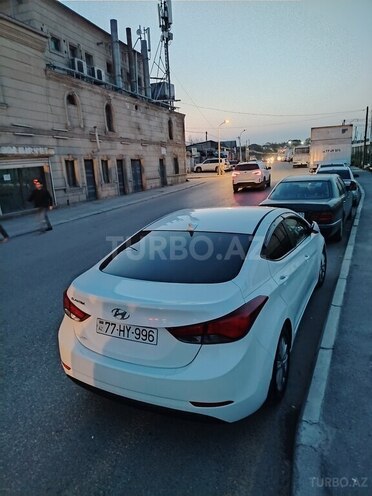 Hyundai Elantra-6