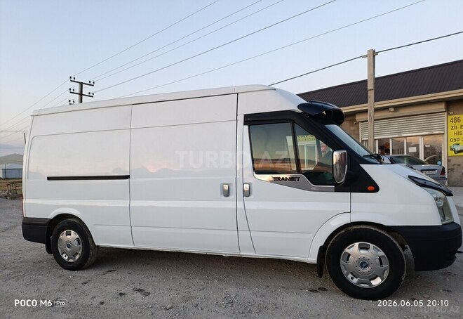 Ford Transit-3