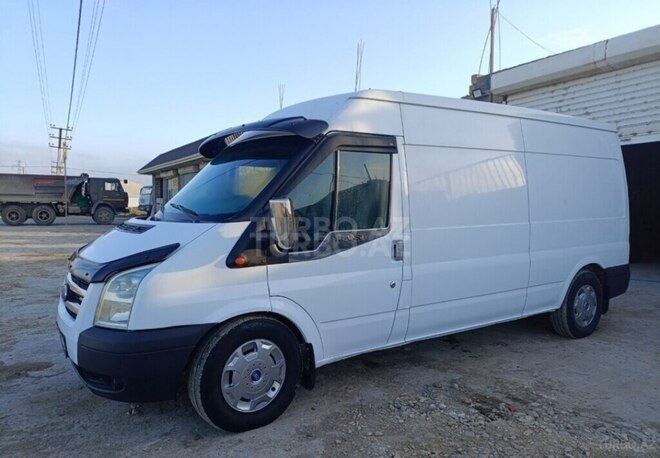 Ford Transit-4